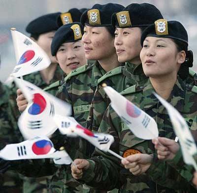 韓國閱兵女兵驚艷全場，風采展現(xiàn)與背后故事，韓國閱兵女兵風采驚艷，背后的故事與榮耀展現(xiàn)