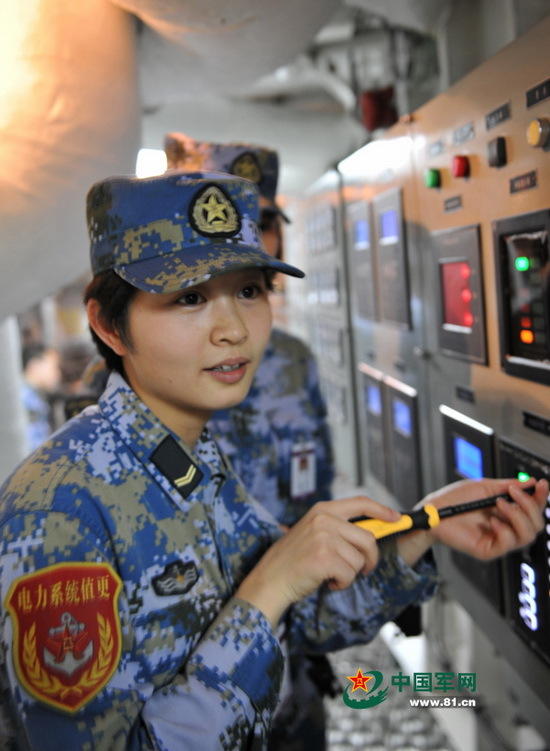 遼寧艦上的女兵角色與職責解析，遼寧艦上的女兵角色與職責探討