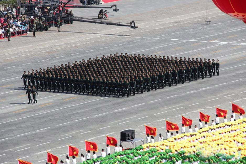 回顧歷史，紀(jì)念輝煌——2009年國慶閱兵盛典，回顧歷史，輝煌永銘——紀(jì)念2009年國慶閱兵盛典