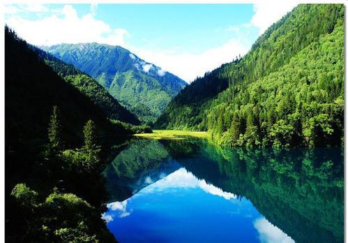 九寨溝景區(qū)簡(jiǎn)介，自然之美的極致展現(xiàn)，九寨溝景區(qū)，自然之美的極致展現(xiàn)