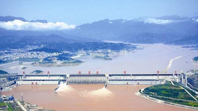 湖北三峽大壩景區(qū)，領(lǐng)略壯麗工程的奇跡與大自然的魅力，湖北三峽大壩景區(qū)，壯麗工程與自然魅力的完美融合