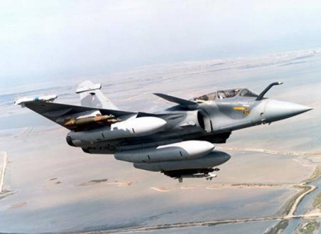 殲-10D已定型，深度解析新一代戰(zhàn)斗機(jī)性能與技術(shù)特點(diǎn)，殲-10D新一代戰(zhàn)斗機(jī)性能與技術(shù)特點(diǎn)深度解析