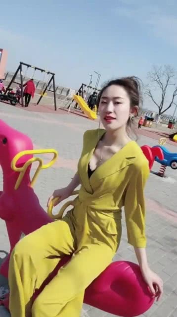 探索李小璐的魅力，一個(gè)無(wú)法忽視的好玩存在，李小璐的魅力探索，不容忽視的耀眼存在