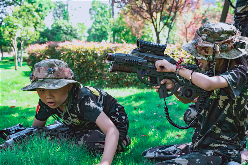 軍事夏令營(yíng)，培養(yǎng)青少年軍事素養(yǎng)與團(tuán)隊(duì)協(xié)作能力的獨(dú)特體驗(yàn)，軍事夏令營(yíng)，鍛造青少年軍事素養(yǎng)與團(tuán)隊(duì)協(xié)作能力的獨(dú)特平臺(tái)