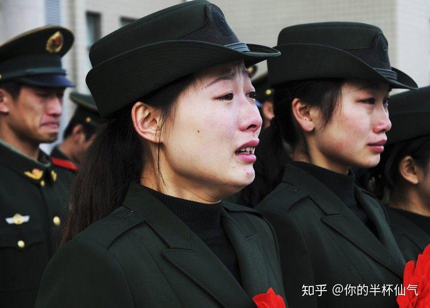 女兵義務(wù)兵兩年難熬嗎？深度解析挑戰(zhàn)與成長，女兵義務(wù)兵生涯的挑戰(zhàn)與成長，兩年經(jīng)歷的深度解析