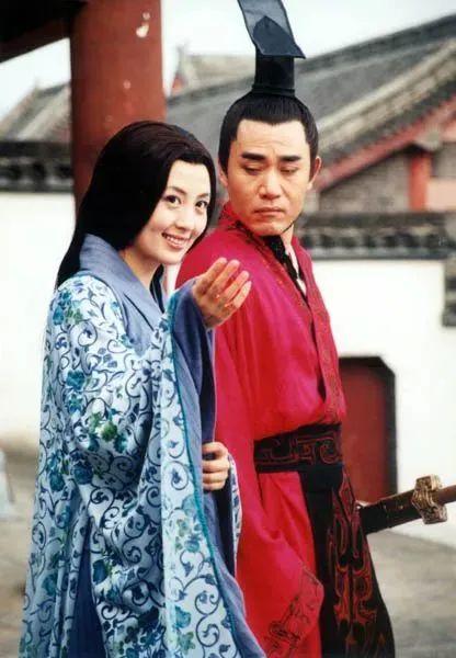 楊童舒?zhèn)€人資料、圖片及丈夫揭秘，楊童舒?zhèn)€人檔案曝光，圖片及神秘丈夫揭秘