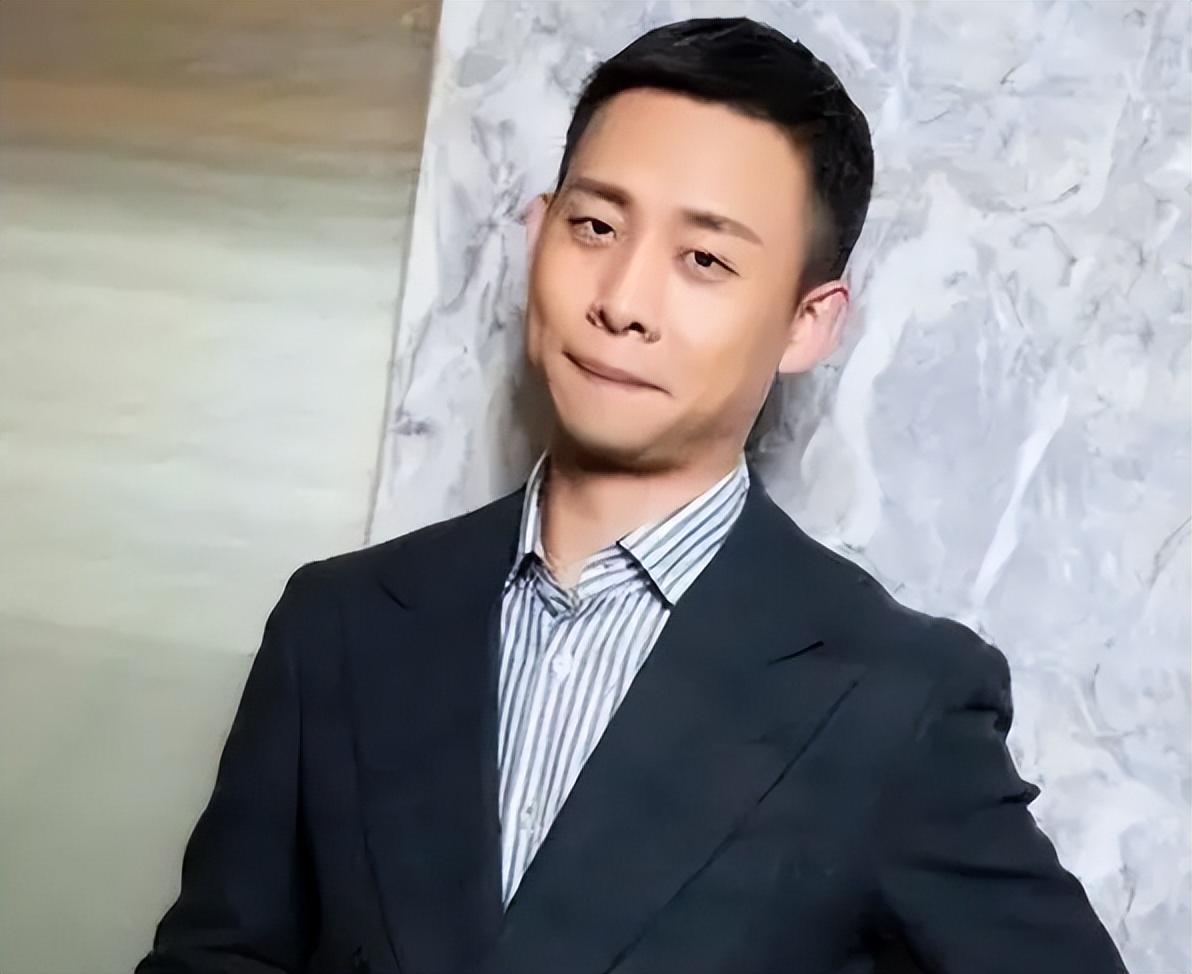 張譯妻子比他大幾歲，揭秘背后的故事與真相，張譯妻子年齡之謎，背后的故事與真相揭秘